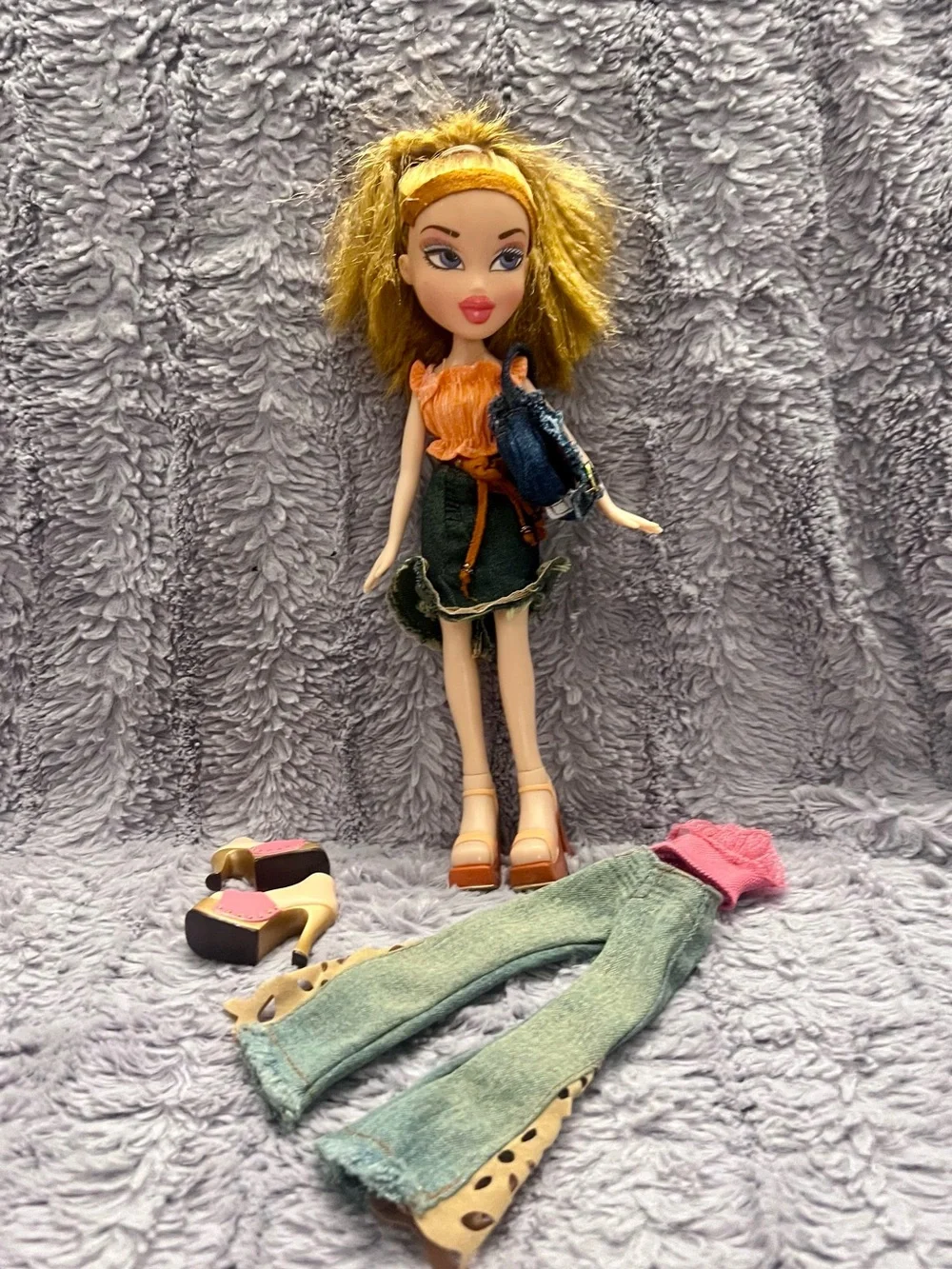 2001 Strut it Chloe Doll Complete Set